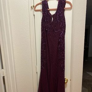 Adrianna Papel Women’s formal beaded dress.
